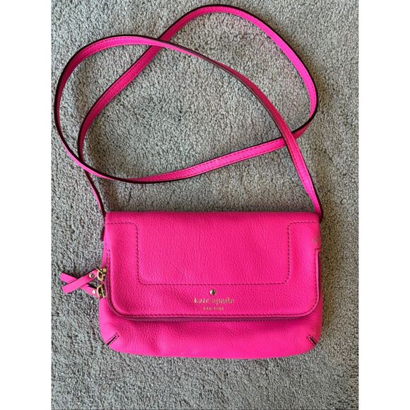 Kate Spade magenta crossbody bag, $195 D9 - Picture 1 of 11